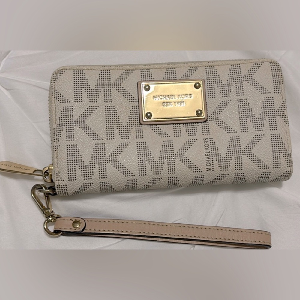 Michael Kors Wallet Wristlet